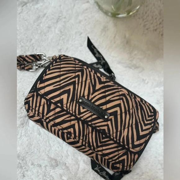 - Vera Bradley Zebra Pattern Crossbody with Wristlet Black/Tan - Picture 14 of 14